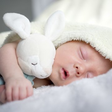 baby monitor safety 1st hd video audio baby sleeping with stuffed toy